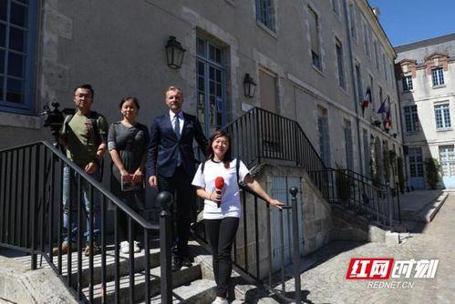 潍坊网红吃瓜事件视频,一场网络热议的幕后真相揭秘 第2张 潍坊网红吃瓜事件视频,一场网络热议的幕后真相揭秘 第2张